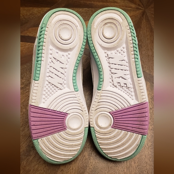 Nike Gamma Force Women's Size 5 White/Mint Green/Lavender - Picture 11 of 15